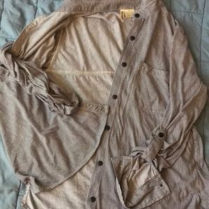 striped button down shirt 🕊